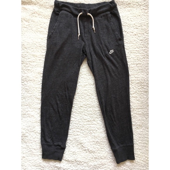 womens dark grey nike sweatpants